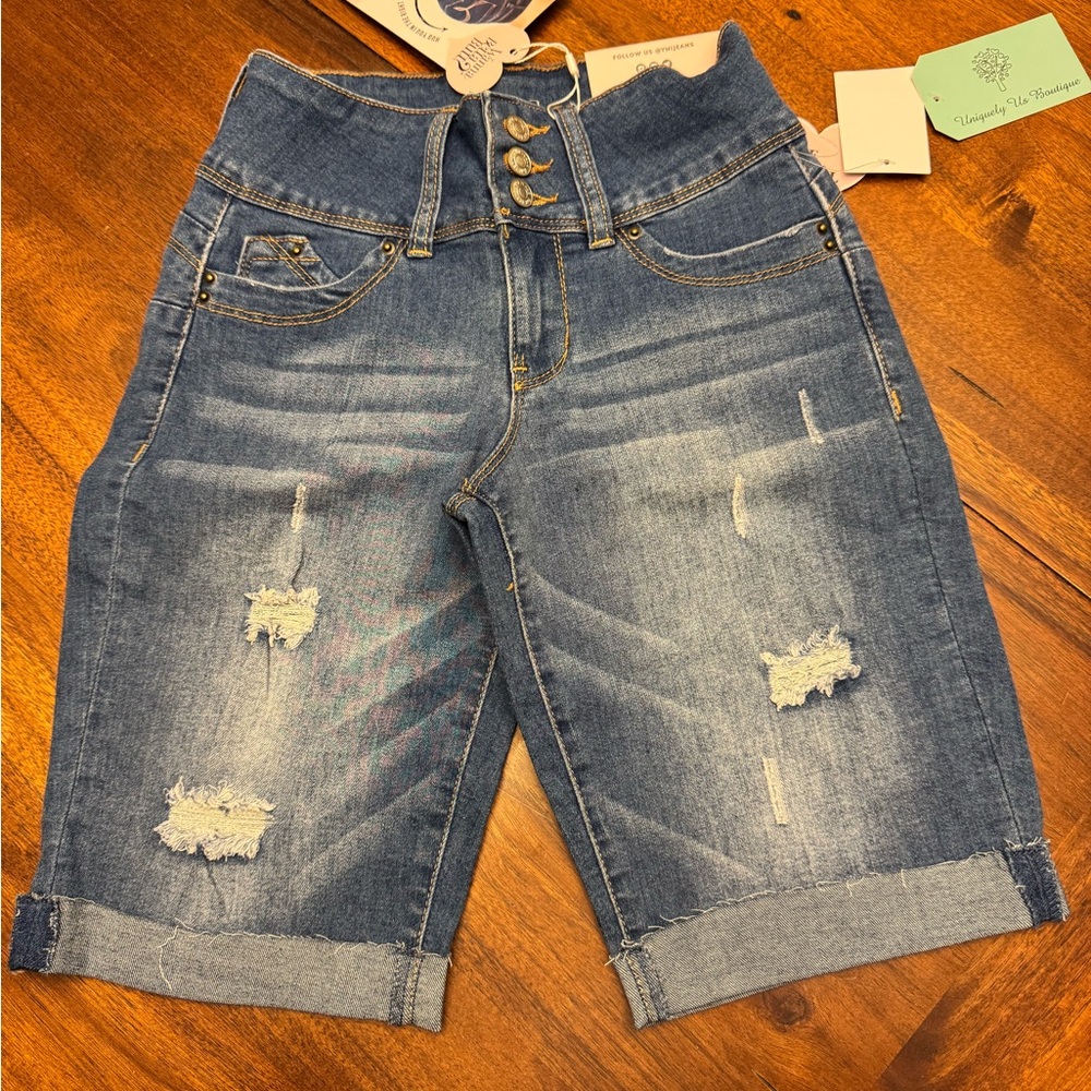Stylish Distressed Denim Shorts